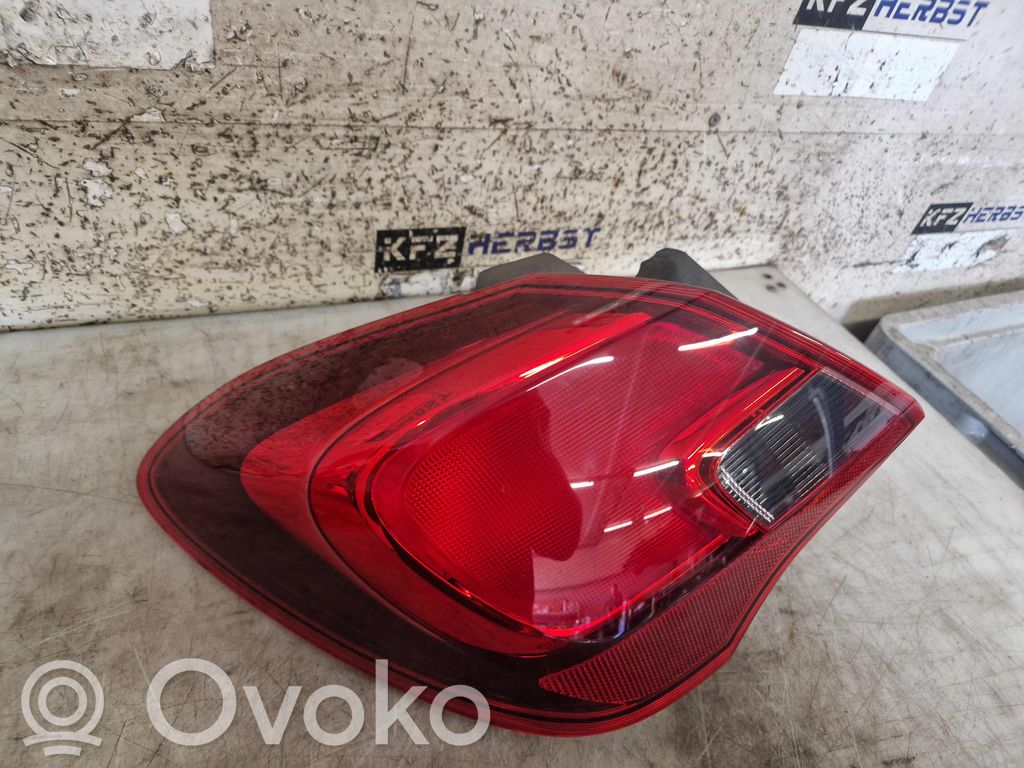 Rear/tail lights   39068625,39090650,39068625,39090650