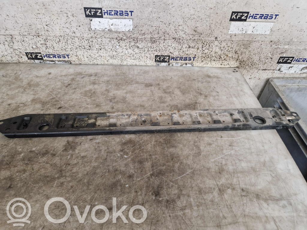 Volvo V60 Pas przedni 