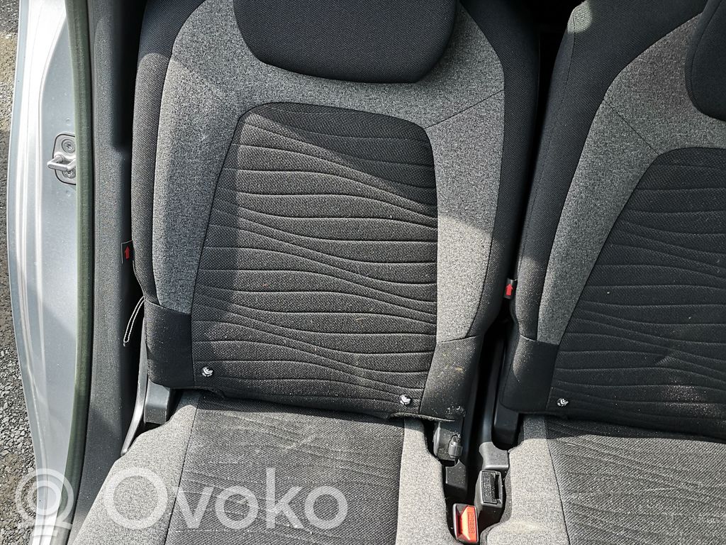 Citroen C4 II Picasso Second row seats 