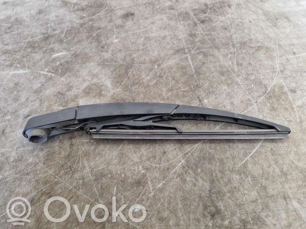 Mercedes-Benz B W246 W242 Ramię wycieraczki szyby tylnej 