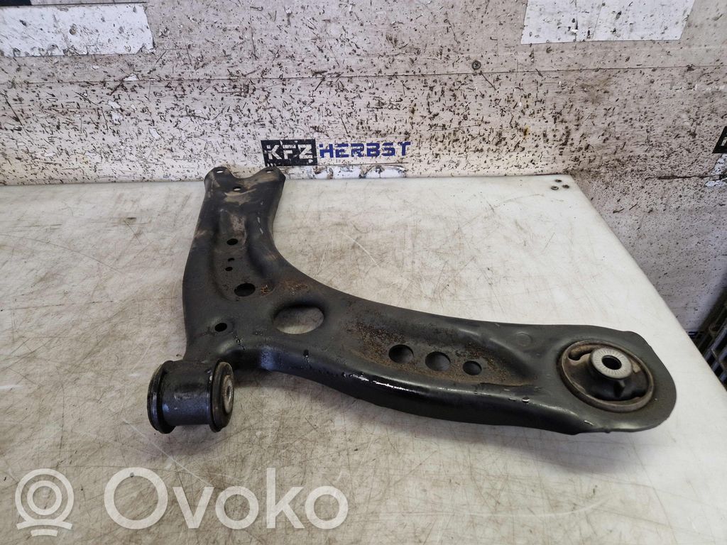 Muu alustan osa   5Q0407152J,5Q0407152J