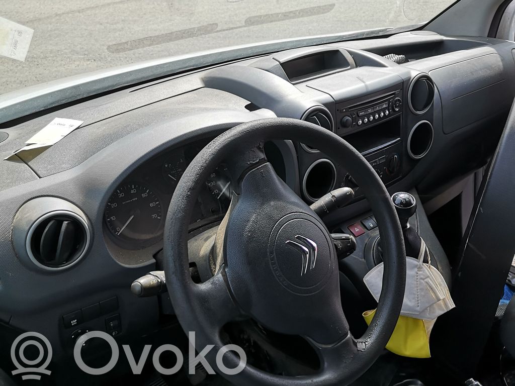 Citroen Berlingo Vairo oro pagalvė 