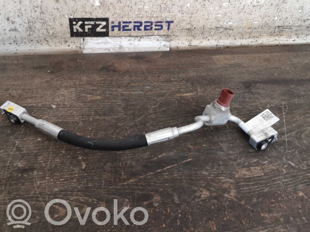 Ilmastointilaitteen putki (A/C)   1EA816534E,1EA816534E,4N0959126L