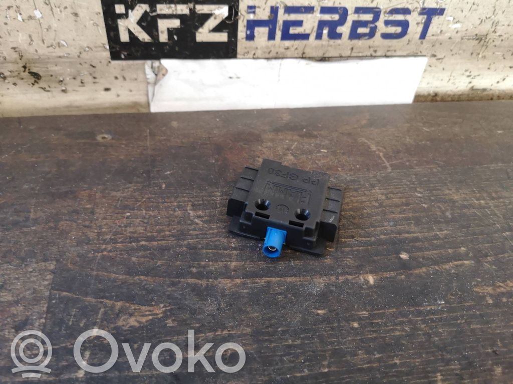 Opel Corsa F Amplificator antenă aeriană 