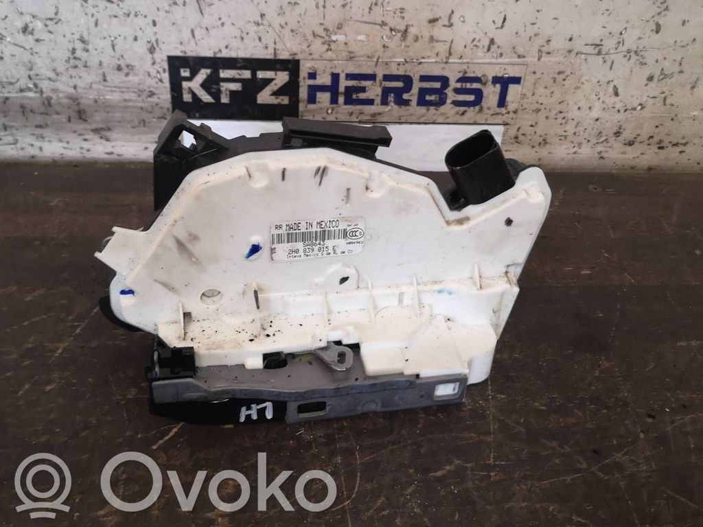 Volkswagen Amarok Zamek drzwi tylnych 