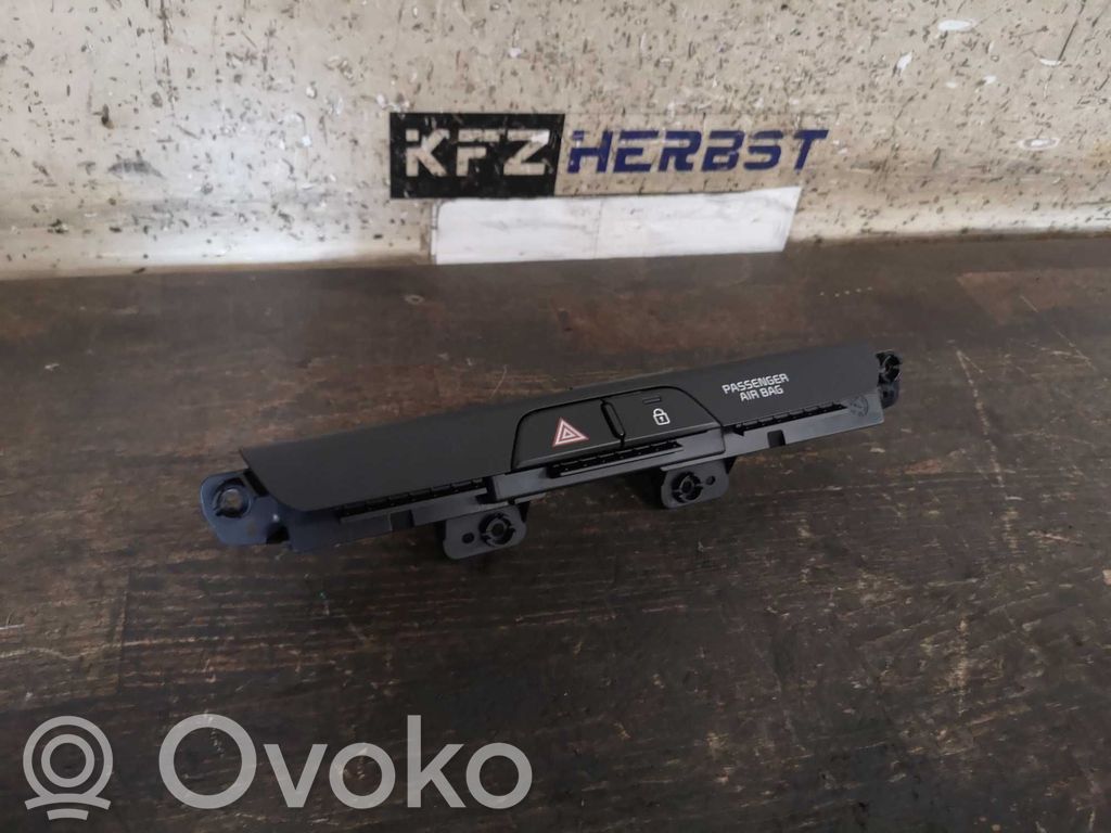 KIA Rio Hazard light switch 