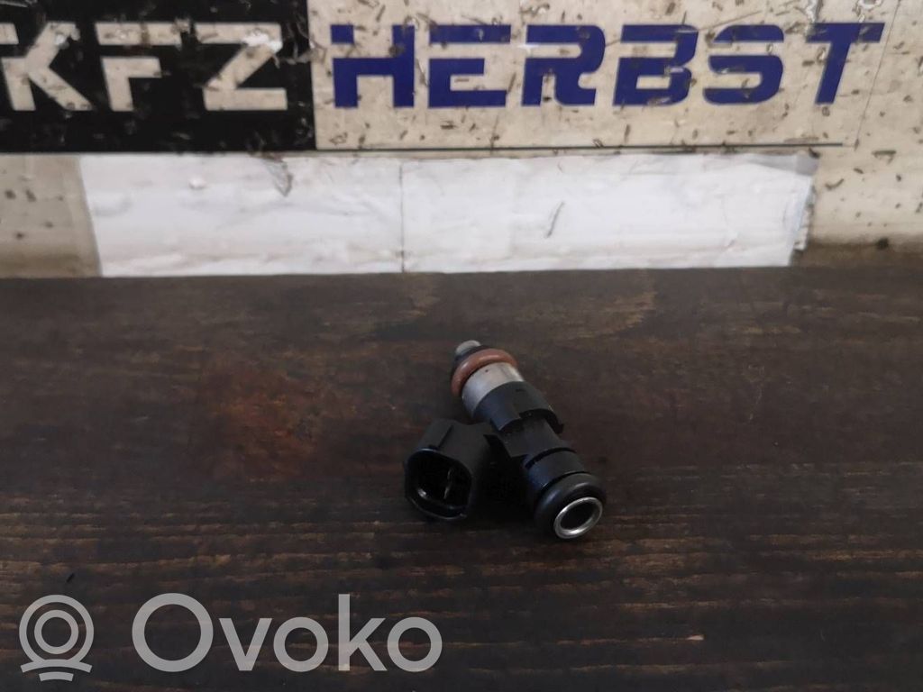 Volkswagen Polo VI Inyector de combustible 