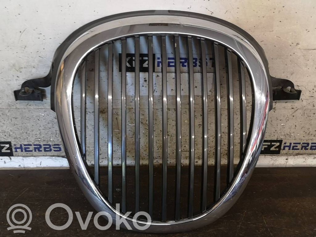 Jaguar XF Etusäleikkö 