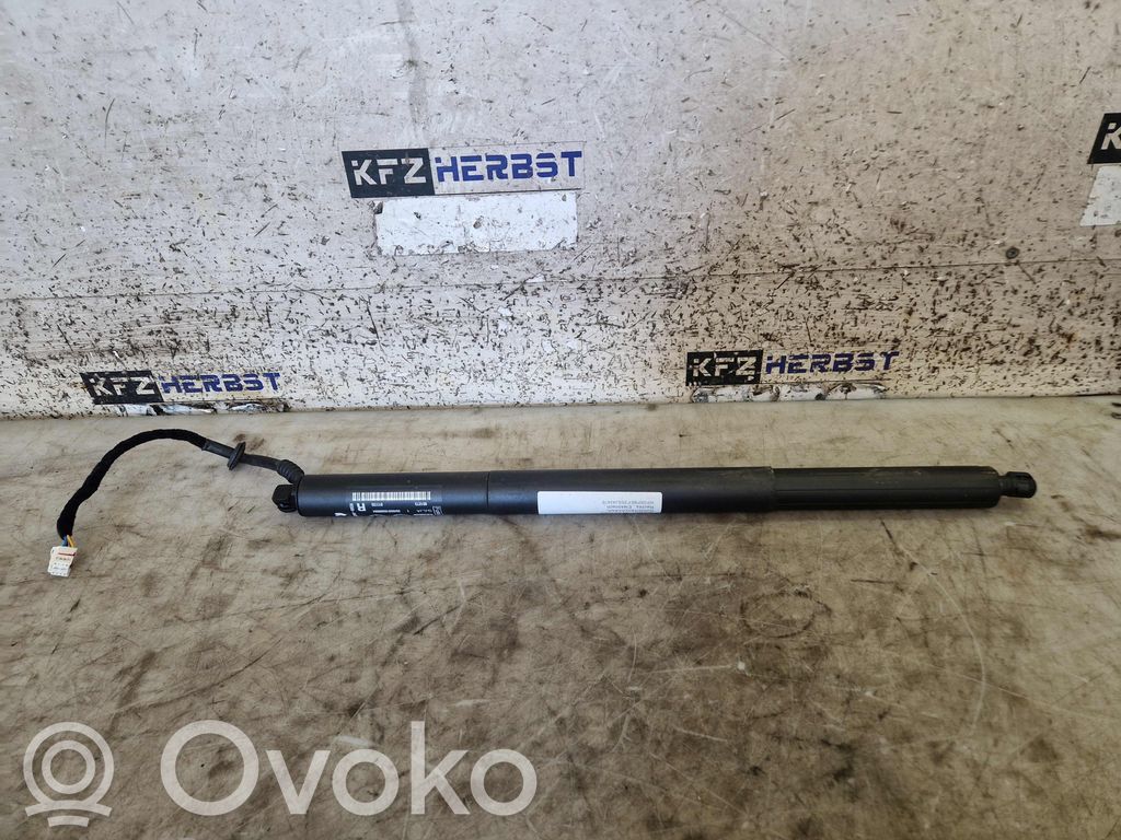 Aizmugurējā pārsega pievilcējs   R2KBR402A54AA,R2KBR402A54AB,R2KBR402A54AA,R2KBR402A54AB