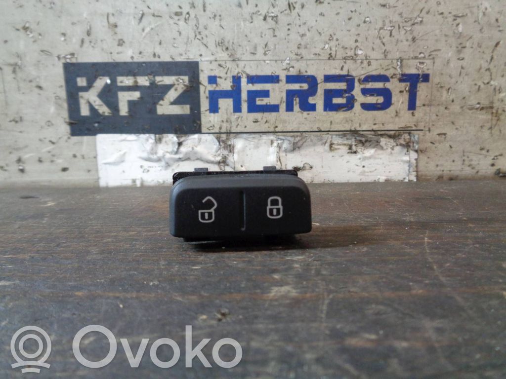 Central locking switch button   1S0962125A,1S0962125A