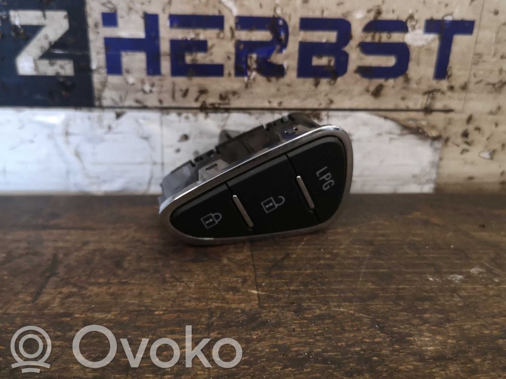 Opel Corsa E Central locking switch button 