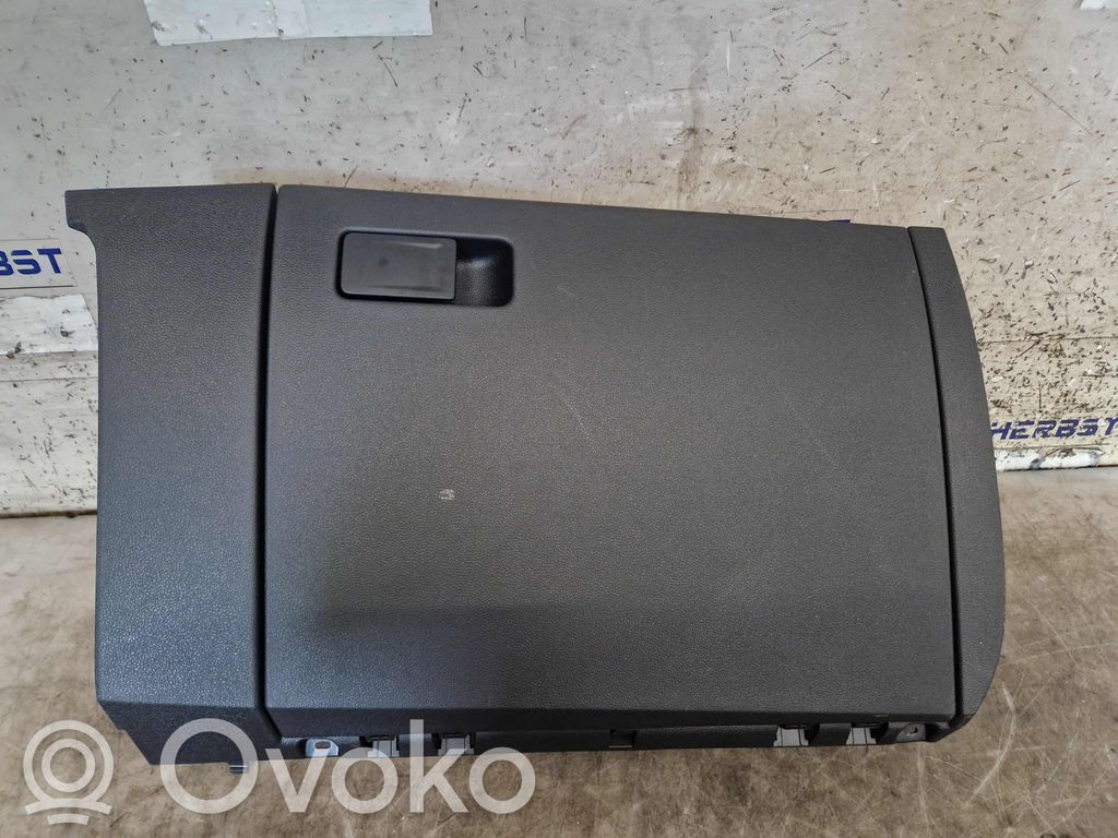 Volkswagen Polo VI Guantera 