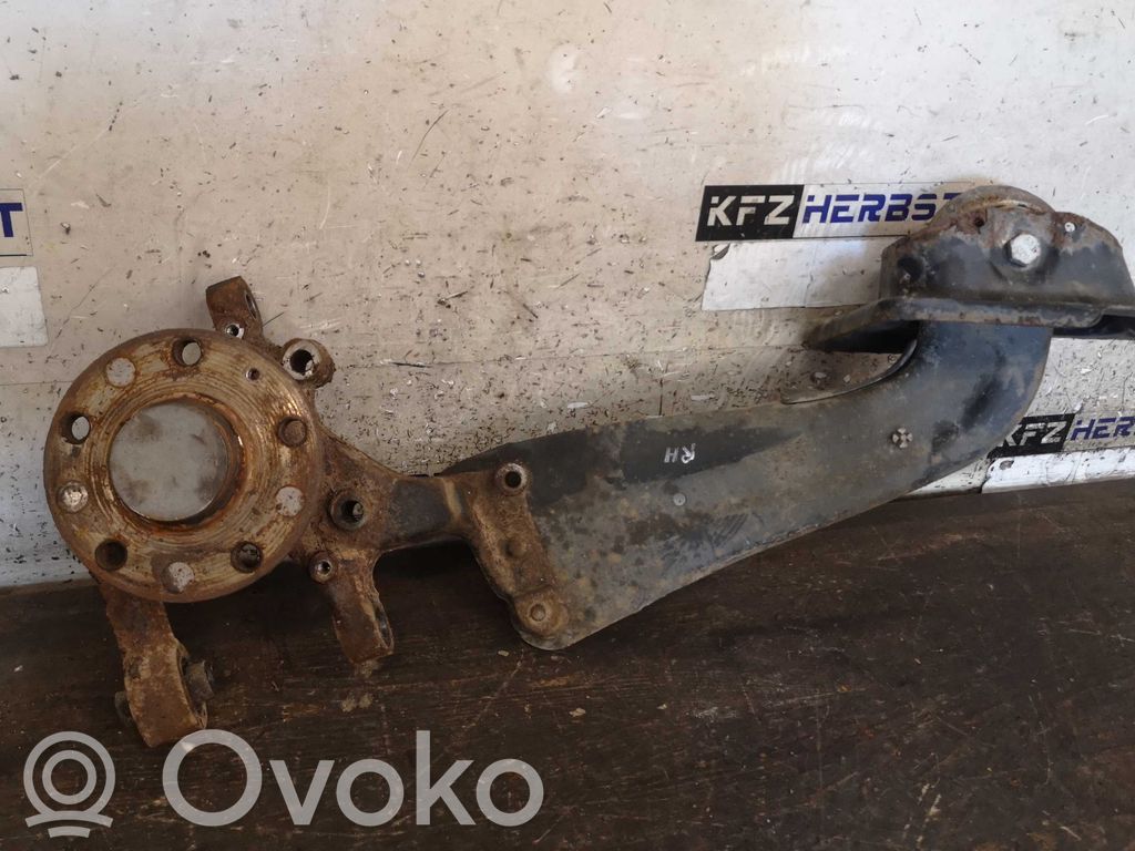 Volkswagen Golf VI Zwrotnica koła tylnego