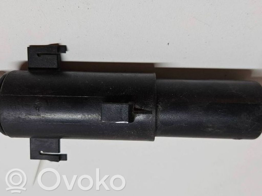 Headlight washer spray nozzle   7179311