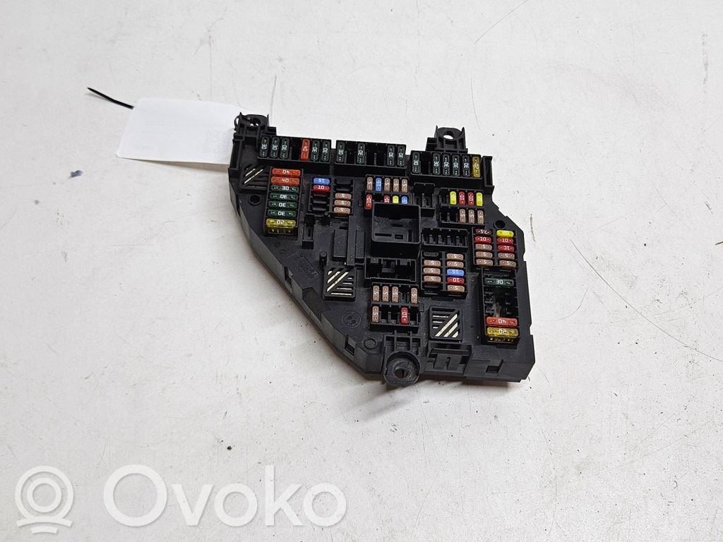 BMW 5 GT F07 Saugiklių blokas 