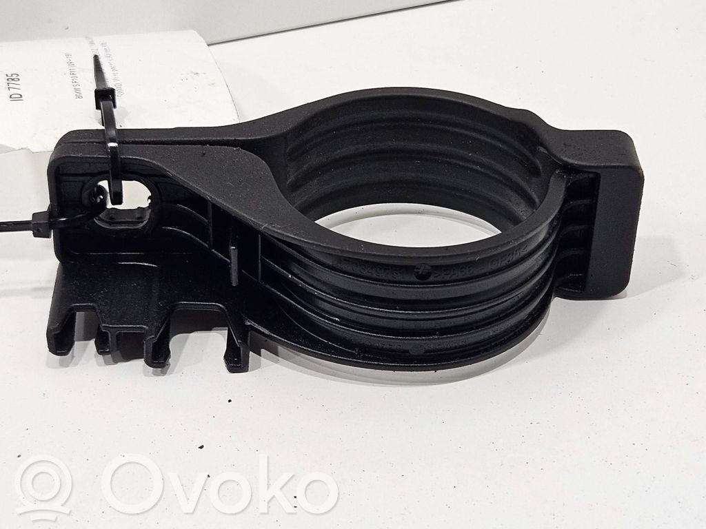 BMW 5 F10 F11 Mocowanie filtra paliwa 