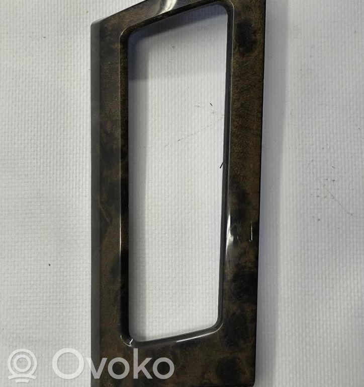 BMW 5 E60 E61 Kita panelės detalė 
