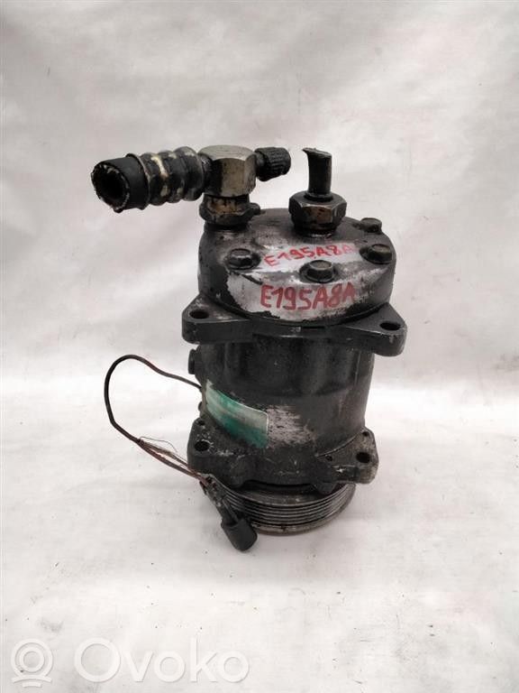 Volkswagen Golf III Air conditioning (A/C) compressor (pump) 