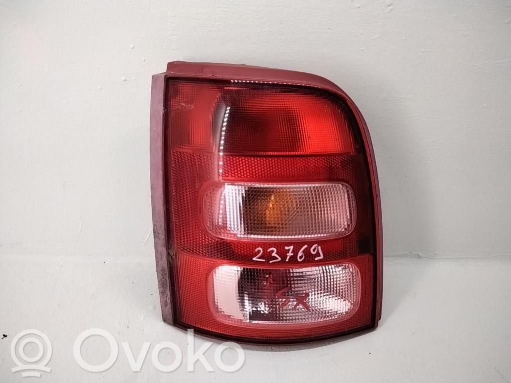 Nissan Micra Galinis žibintas kėbule 