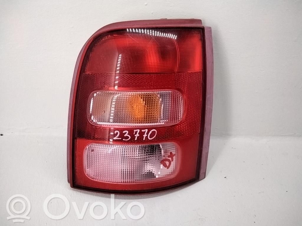 Nissan Micra Galinis žibintas kėbule 