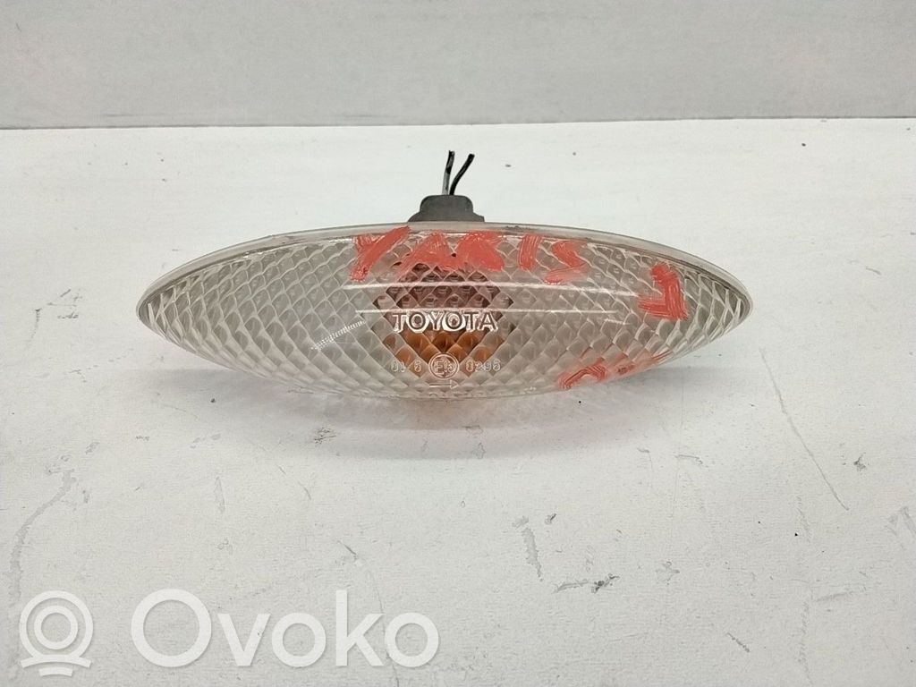 Toyota Yaris Front fender indicator light 