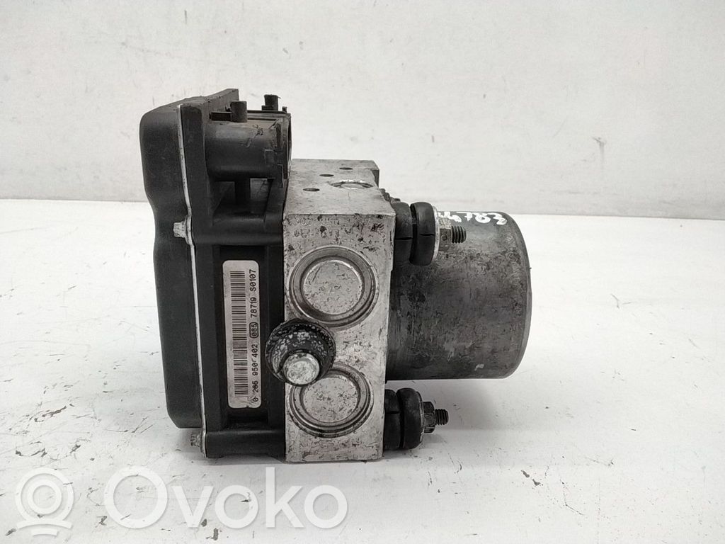 Opel Corsa D Bomba de ABS 