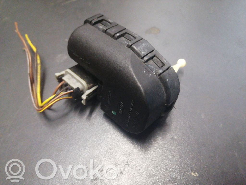 Opel Omega B1 Scheinwerferstellmotor 