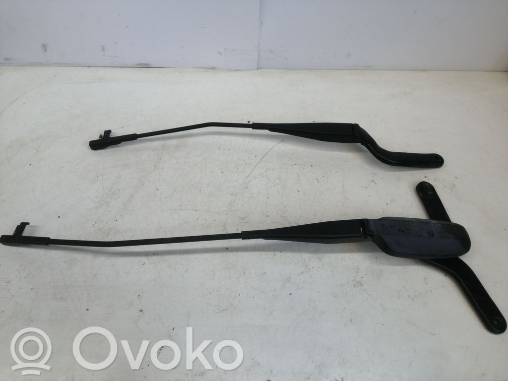 Ford C-MAX I Wischerarm vorne 