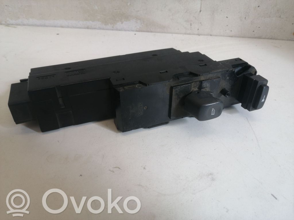 Volvo V70 Electric window control switch 