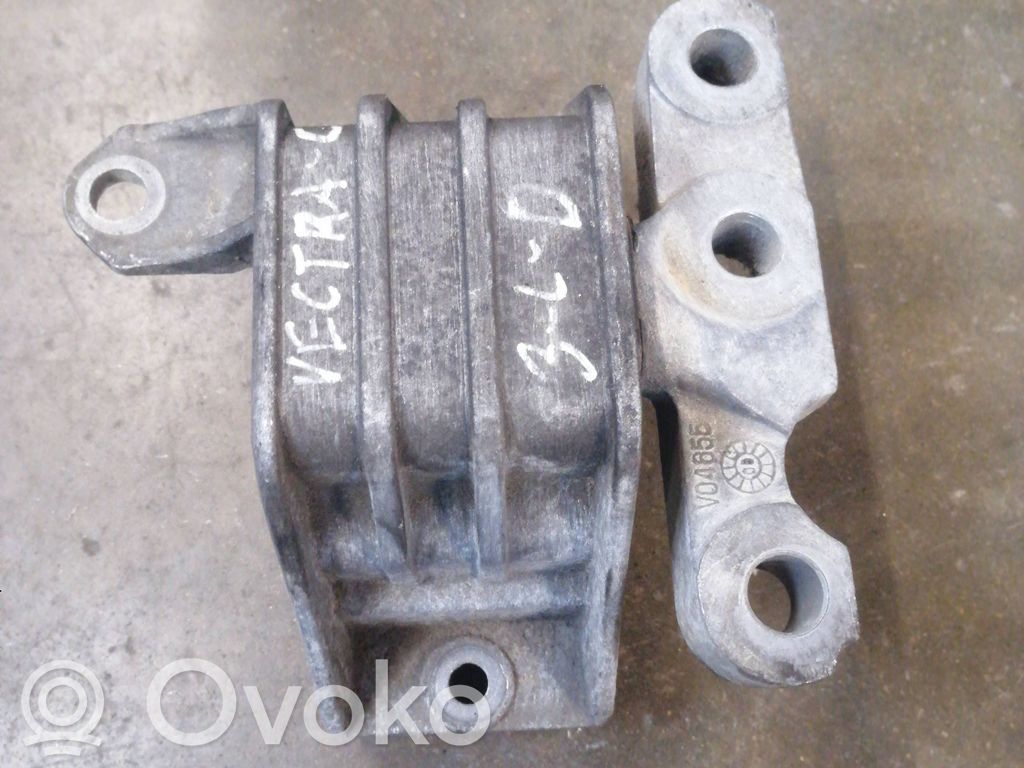 Opel Vectra C Engine mount bracket 