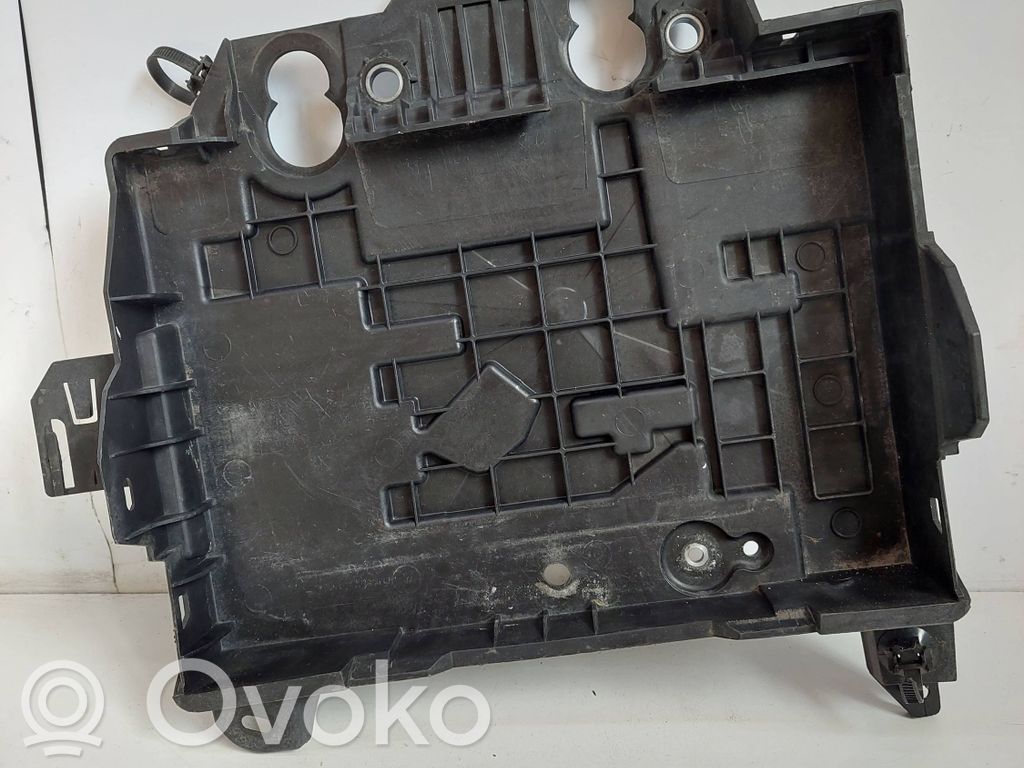 Renault Clio III Podstawa / Obudowa akumulatora 