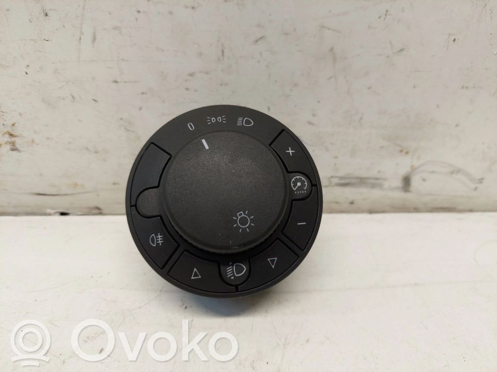 Light switch   13249396,241893,31771327