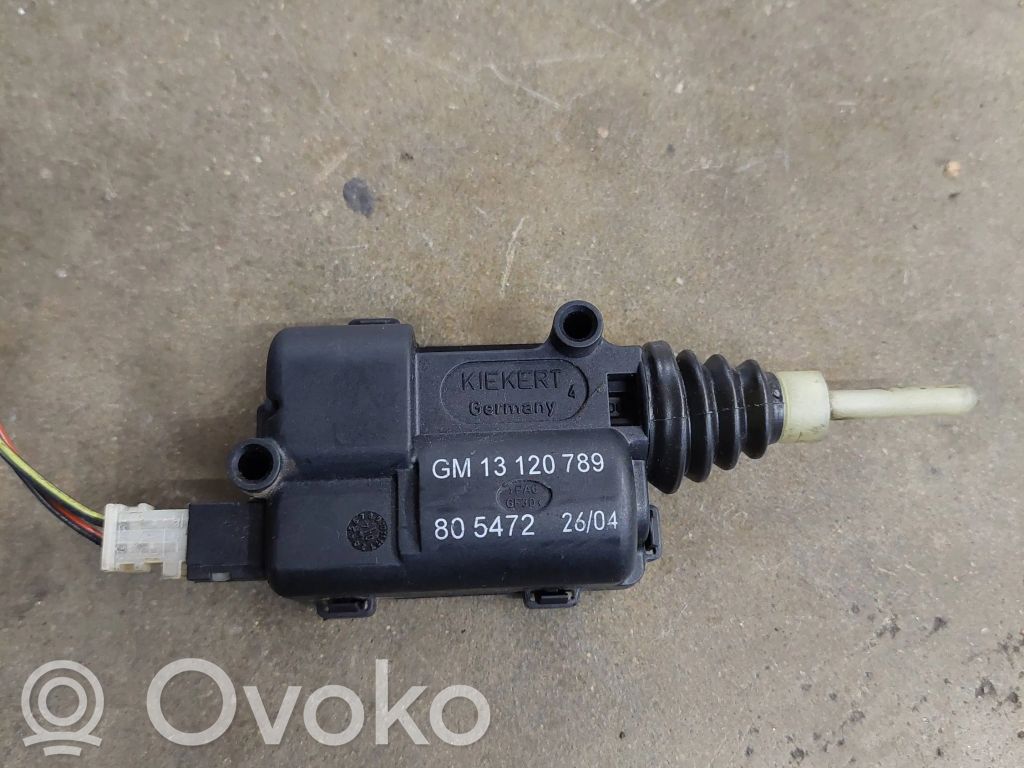 Opel Zafira A Silniczek / Siłownik zamka centralnego 