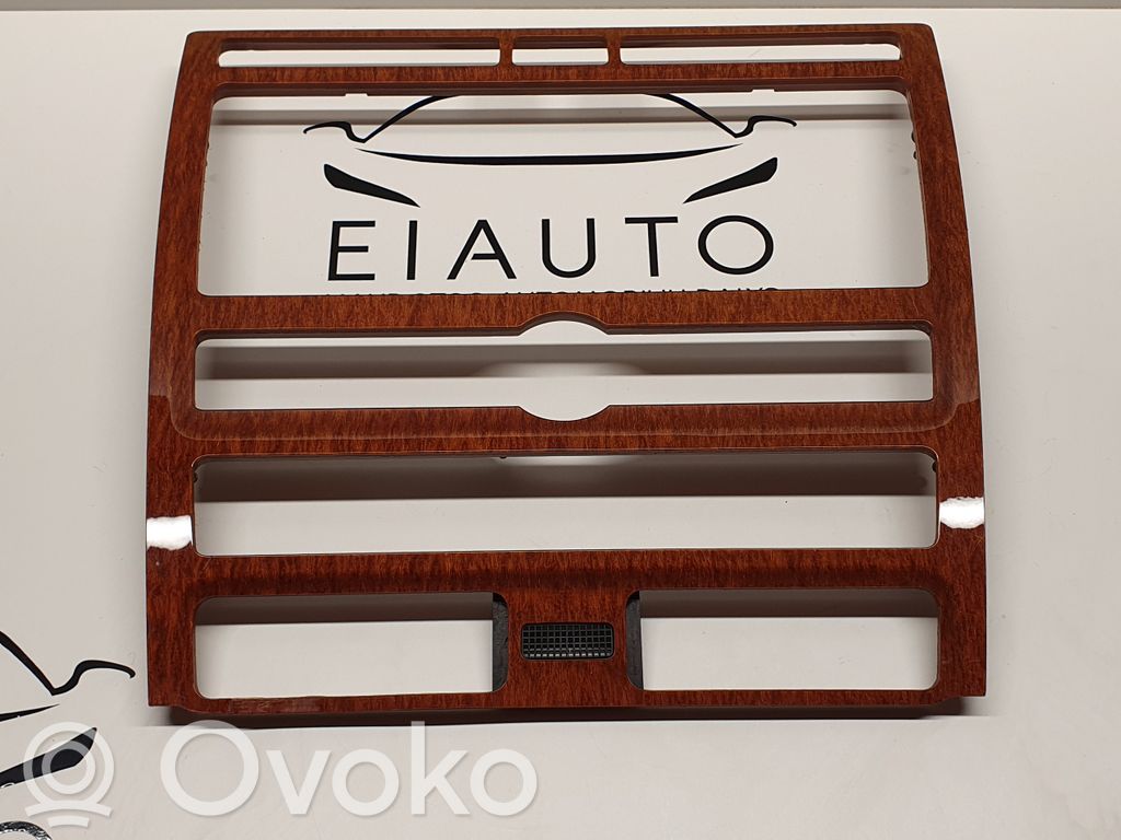 Volkswagen Phaeton Radio/GPS head unit trim 