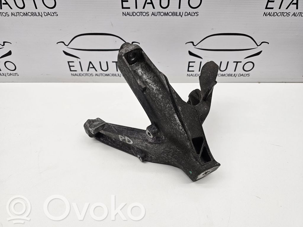 Audi Q5 SQ5 8R Engine mounting bracket 