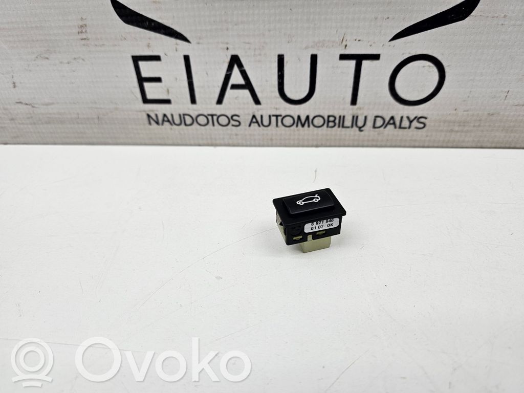 Tailgate opening switch   6921846