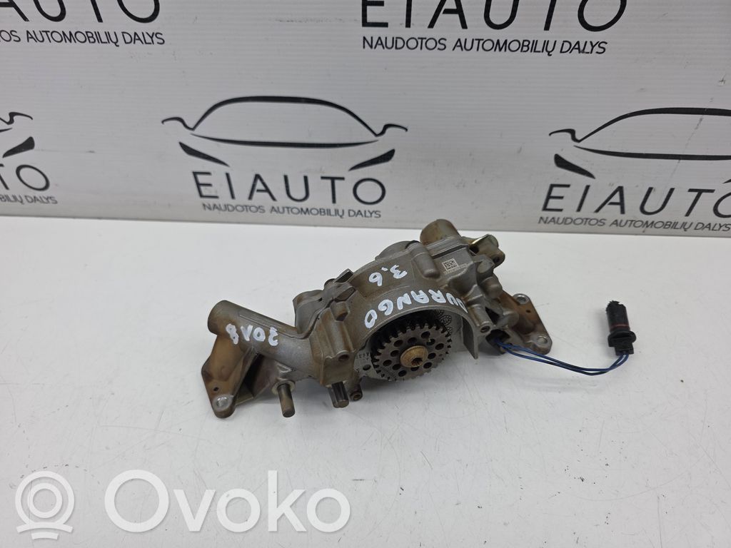 Dodge Durango III Oil pump 