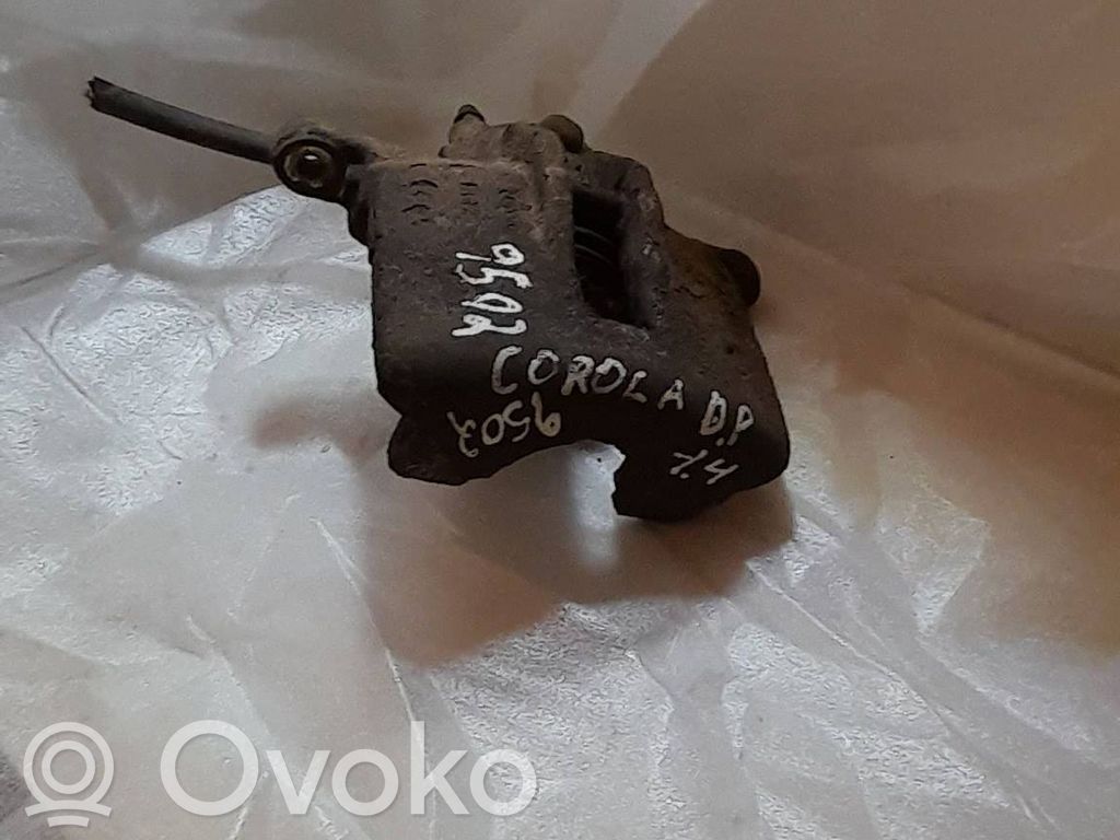 Toyota Corolla E120 E130 Zacisk hamulcowy przedni 