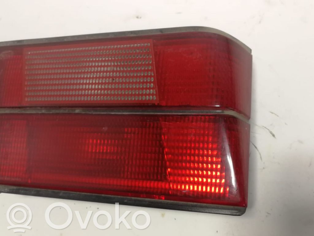 BMW 5 E34 Aizmugurējais lukturis pārsegā 