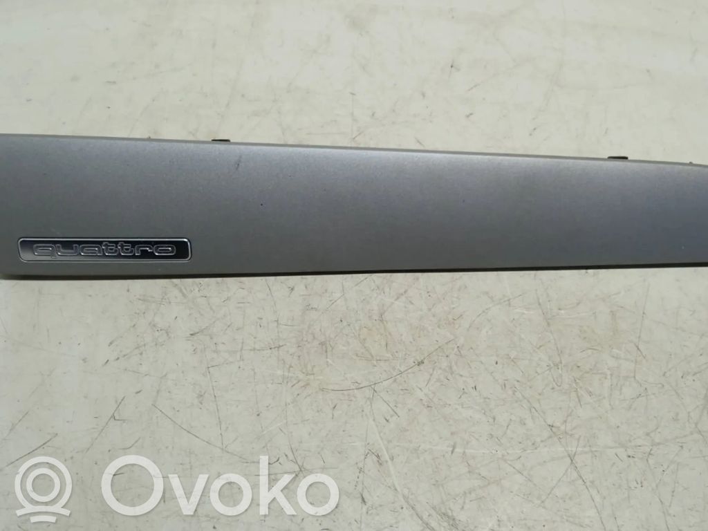 Moldura del panel (Usadas)   8U1853190A