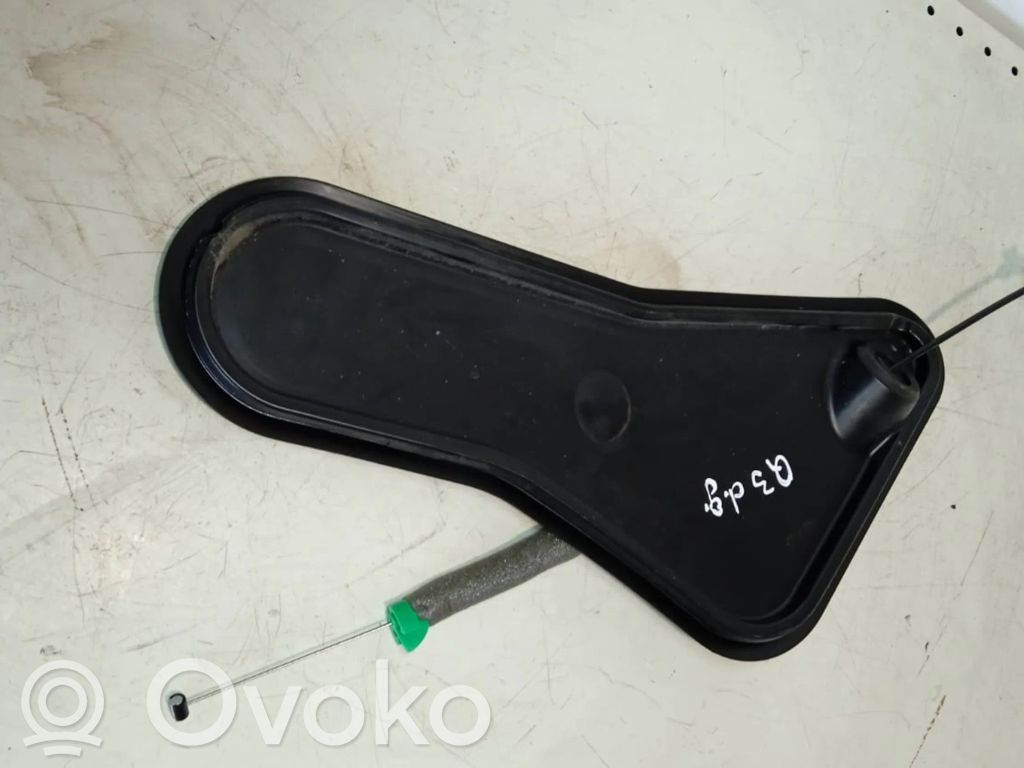 Línea de cable de puerta trasera   8U0839916