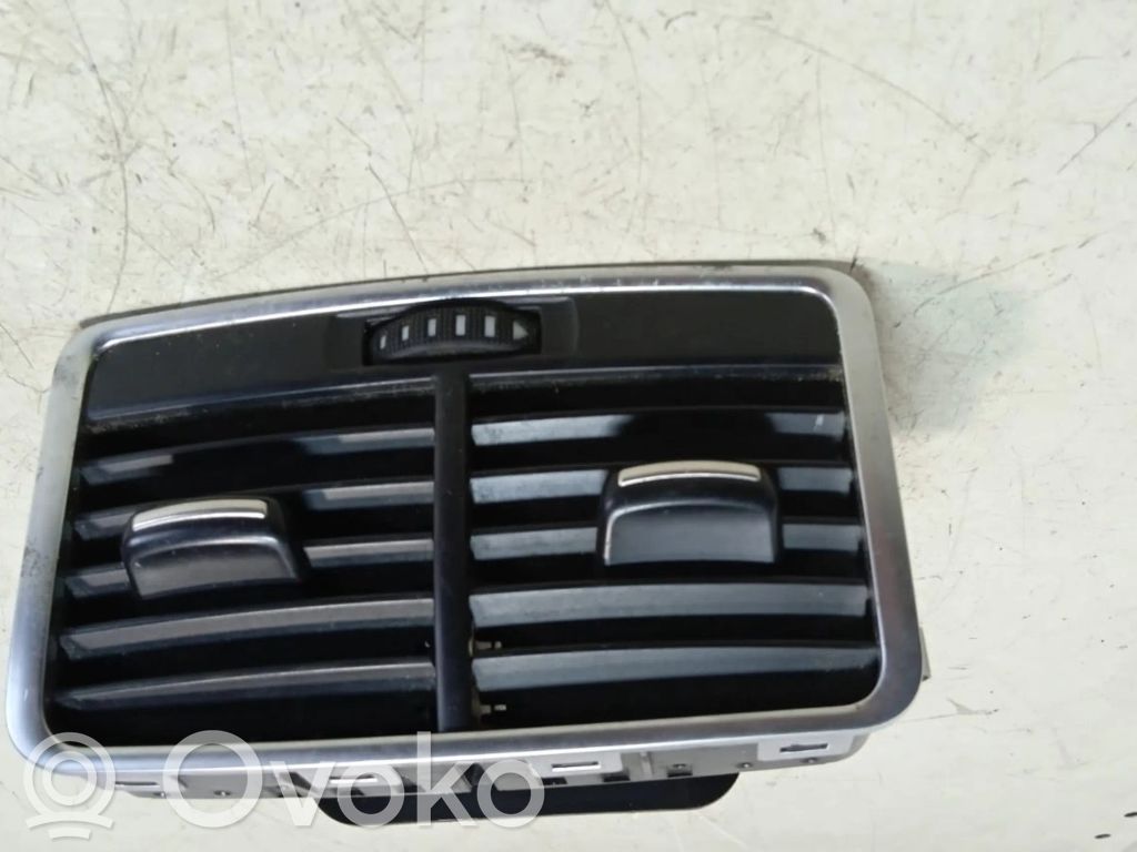 Audi A6 S6 C6 4F Dysze / Kratki środkowego nawiewu deski rozdzielczej 