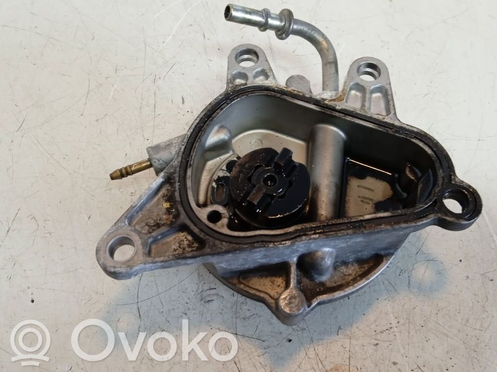 Opel Vectra C Vacuum pump 