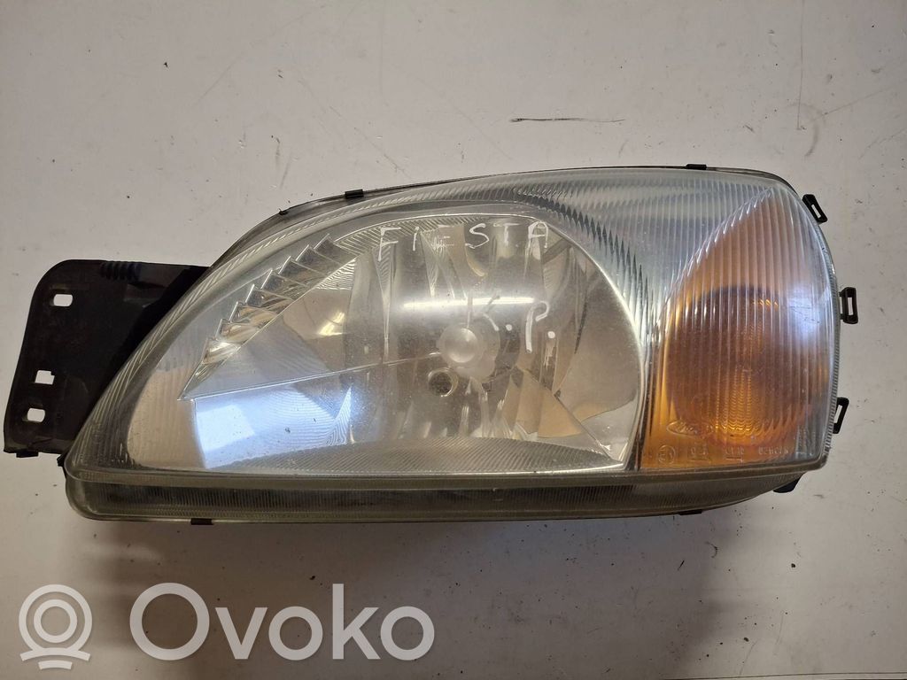 Ford Fiesta Scheinwerfer 