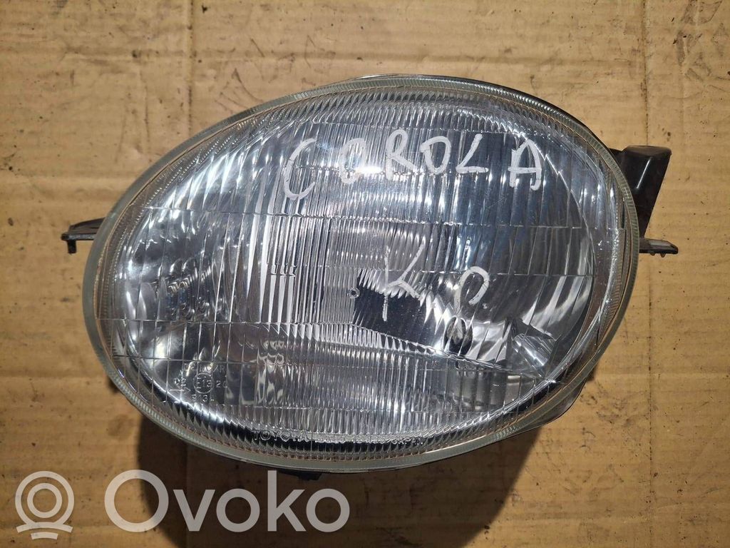 Toyota Corolla E110 Priekinis žibintas 