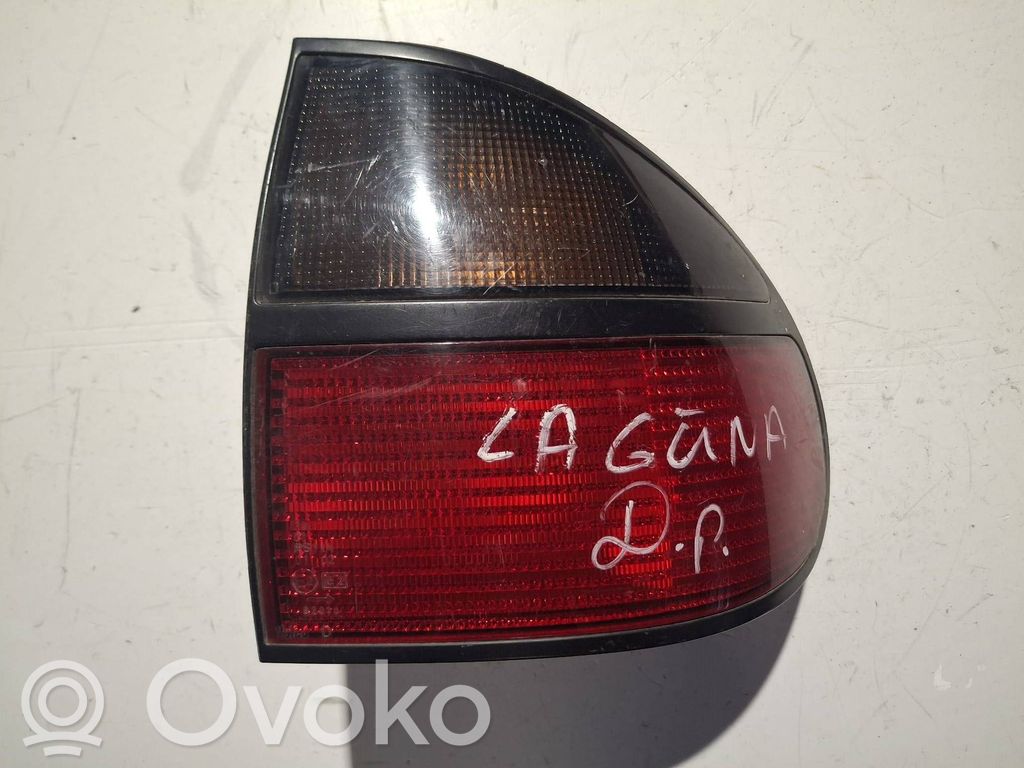 Renault Laguna I Aizmugurējais lukturis virsbūvē 