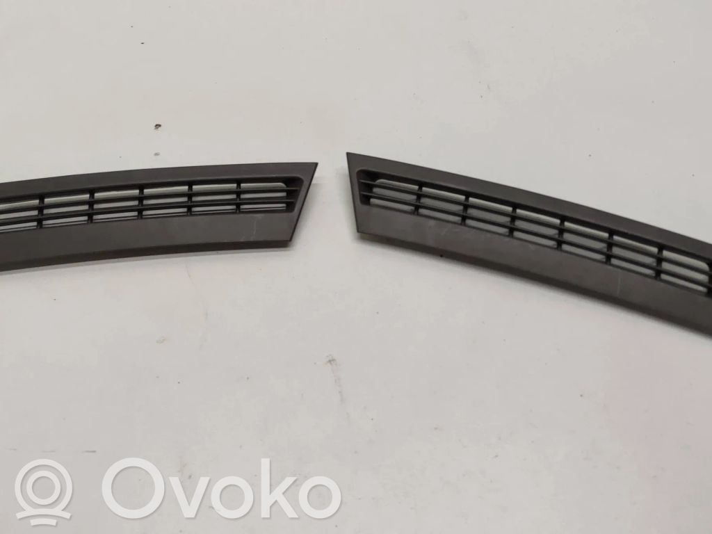 Jeep Grand Cherokee (WK) Dashboard air vent grill cover trim 