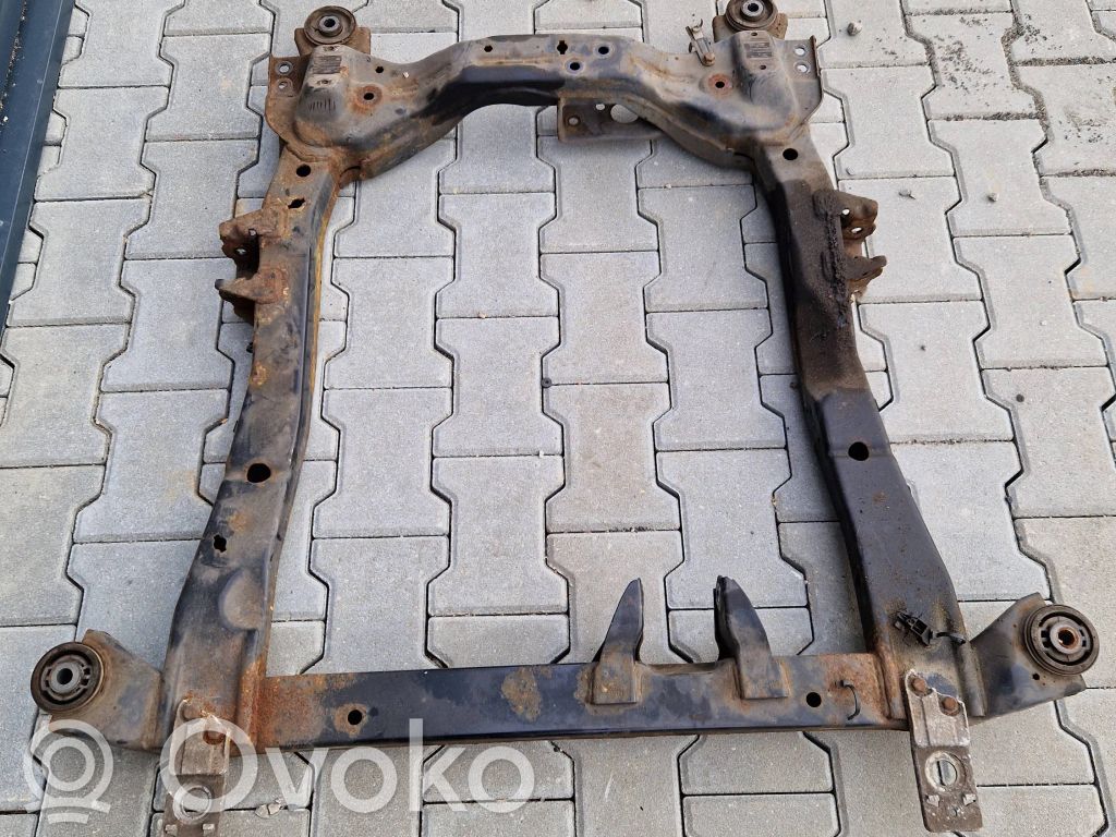 Opel Astra J Priekinis traversas 