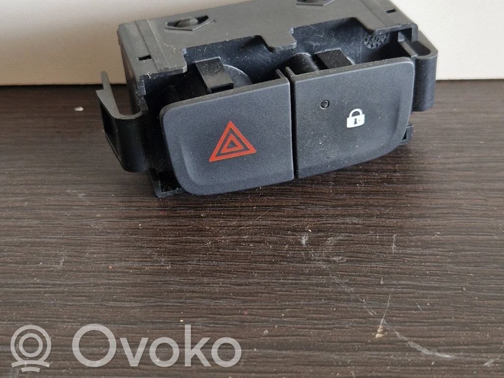 Renault Trafic III (X82) Hazard light switch 