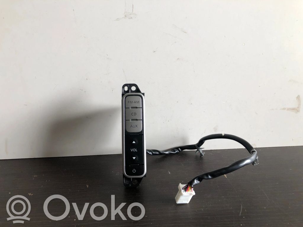 Nissan Leaf I (ZE0) Other switches/knobs/shifts 